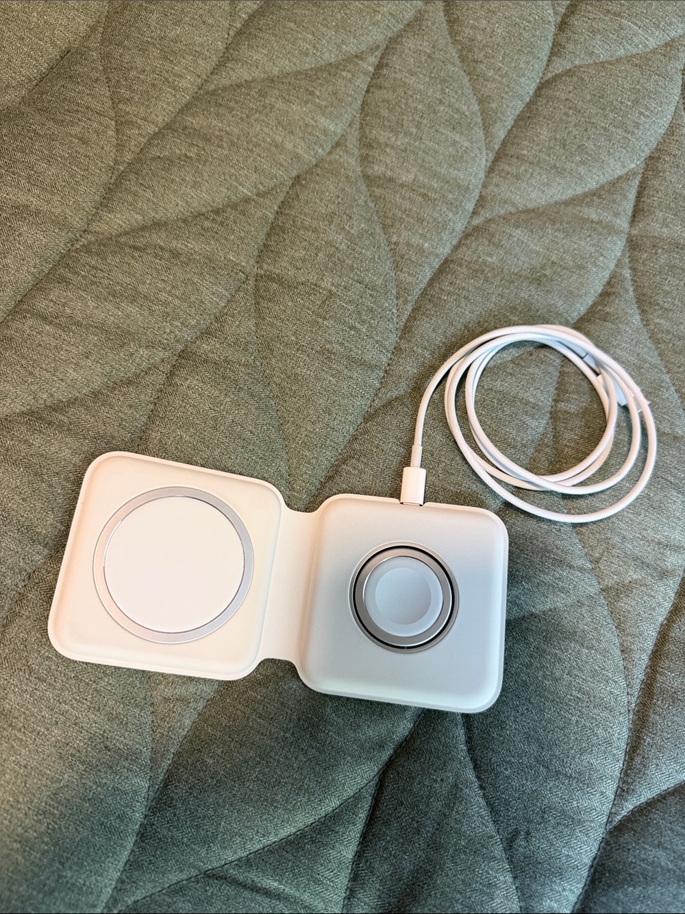 Apple Duo Charger